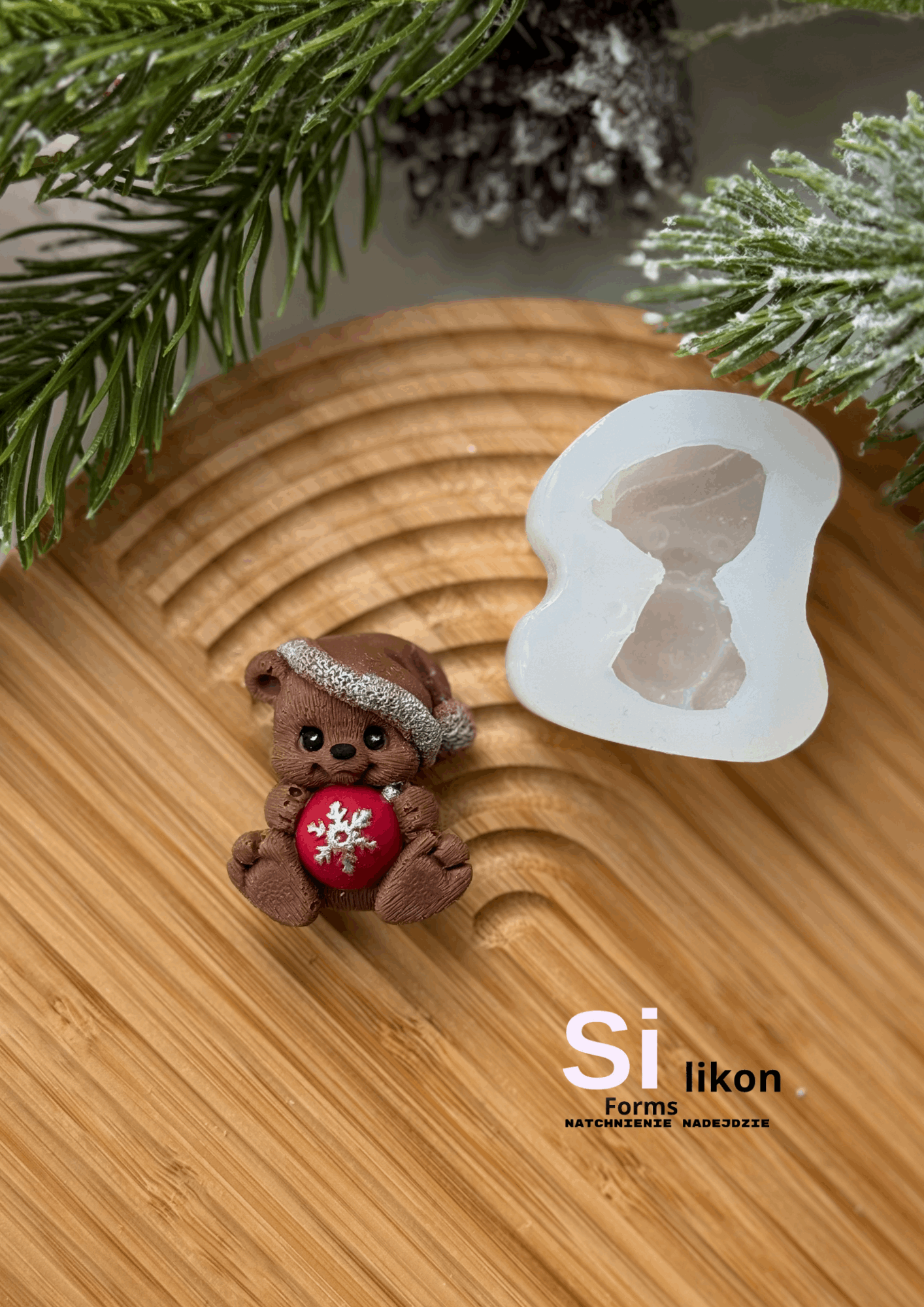 Miś z bombka świąteczna 2D